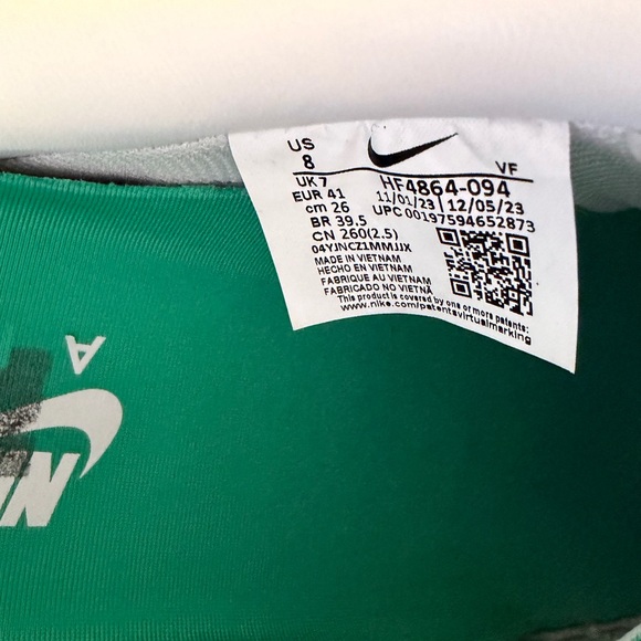 Nike AirForce 1 White and Green Low-Top Sneakers - Picture 12 of 14